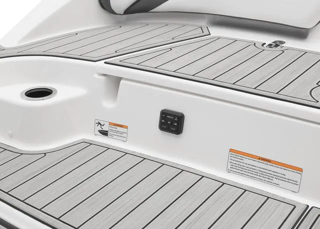 Slide: The Image of Yamaha 195S 2025 - 10