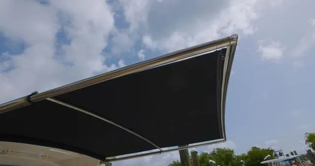 Slide: The Image of Boston Whaler 320 Vantage 2021 - 23