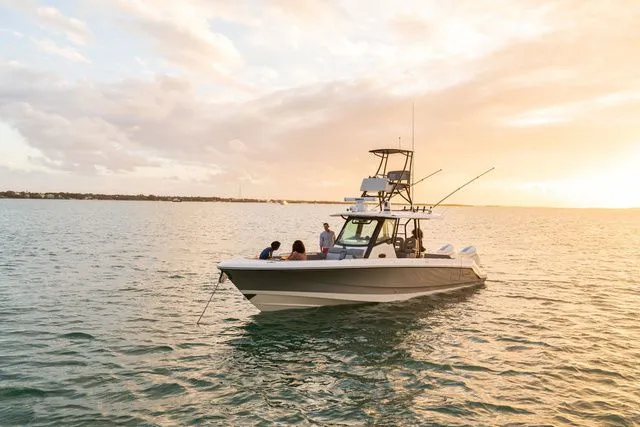 The Image of Boston Whaler 360 Outrage 2026 - 1