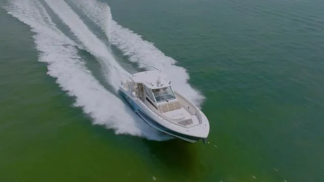 Slide: The Image of Boston Whaler 420 Outrage 2016 - 3