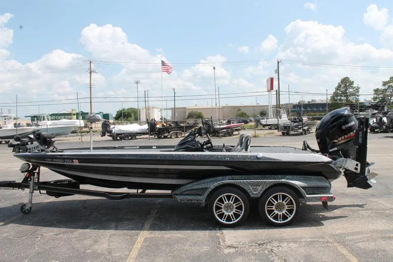 Slide: The Image of Skeeter FXR21 Limited 2020 - 3