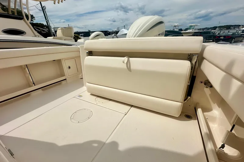 Slide: The Image of Grady-White Fisherman 236 2026 - 7