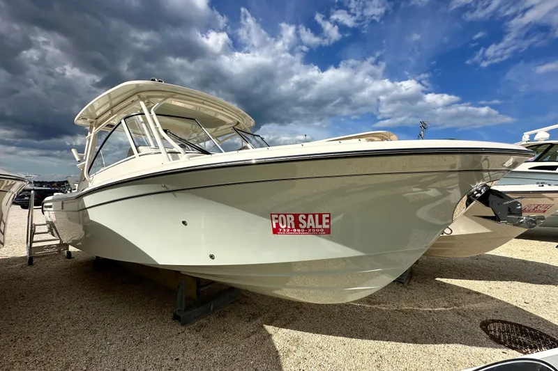 Slide: The Image of Grady-White Freedom 285 2026 - 1