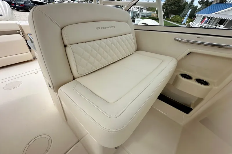 Slide: The Image of Grady-White Freedom 285 2026 - 13