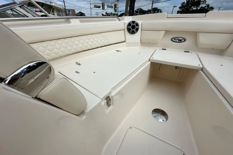 Slide: The Image of Grady-White Freedom 285 2026 - 19