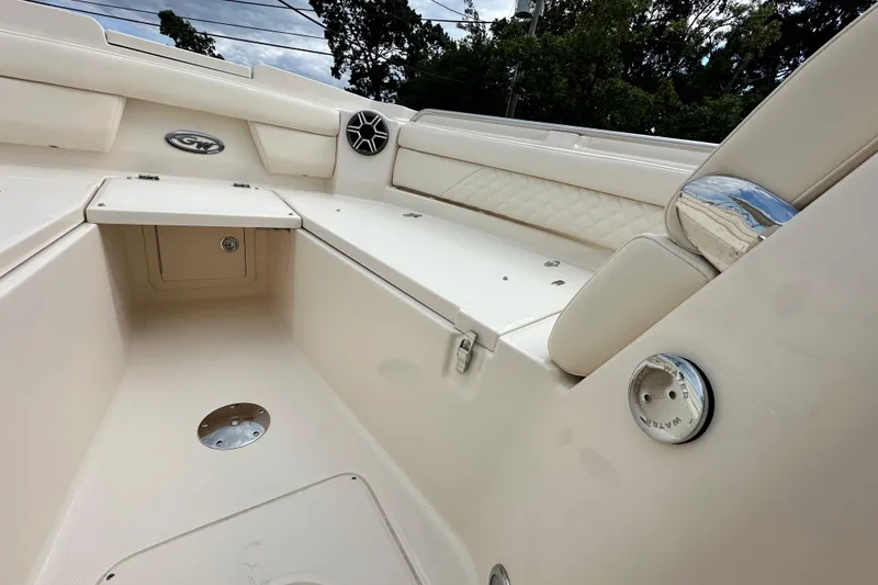 Slide: The Image of Grady-White Freedom 285 2026 - 20