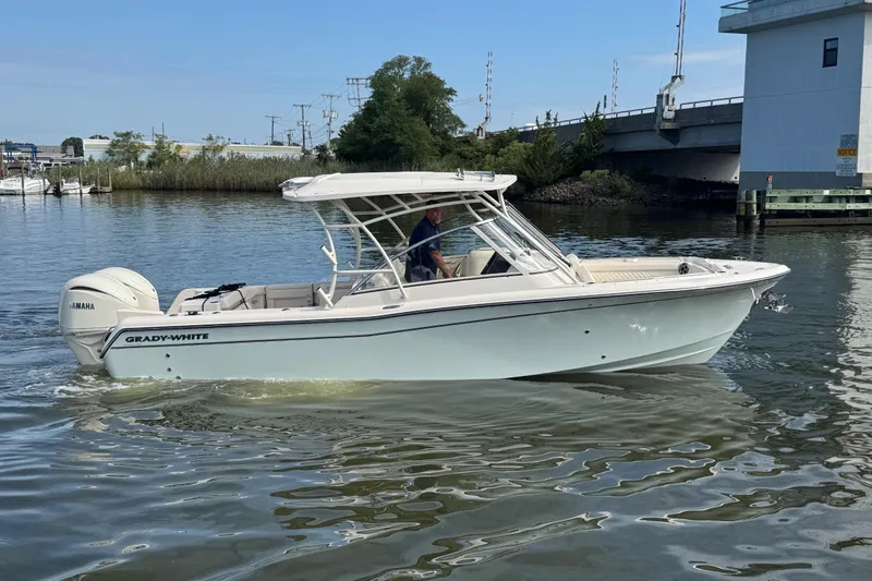 Slide: The Image of Grady-White Freedom 285 2026 - 22