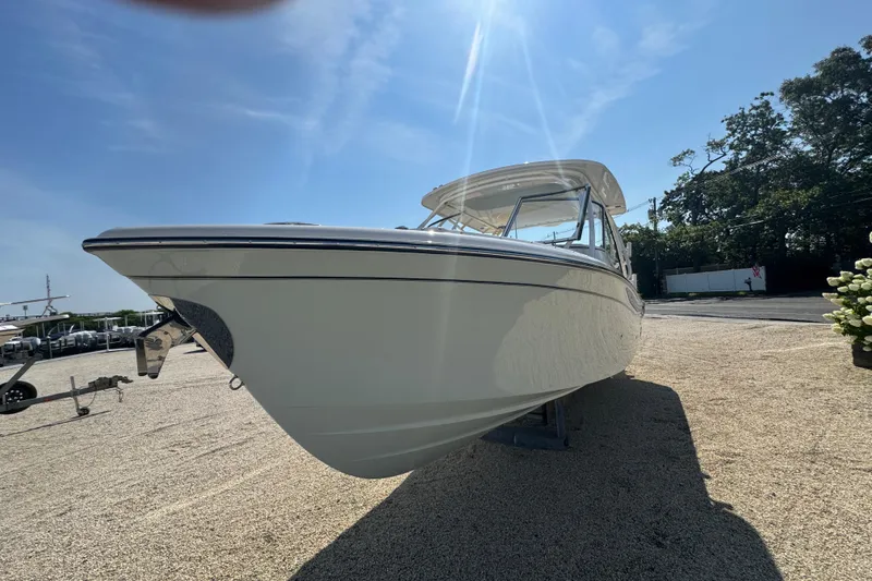 Slide: The Image of Grady-White Freedom 285 2026 - 28