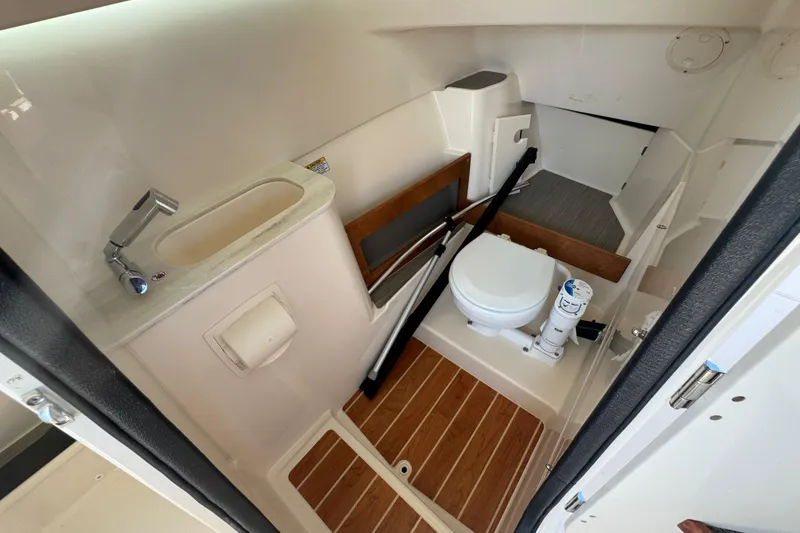 Slide: The Image of Grady-White Freedom 285 2026 - 31