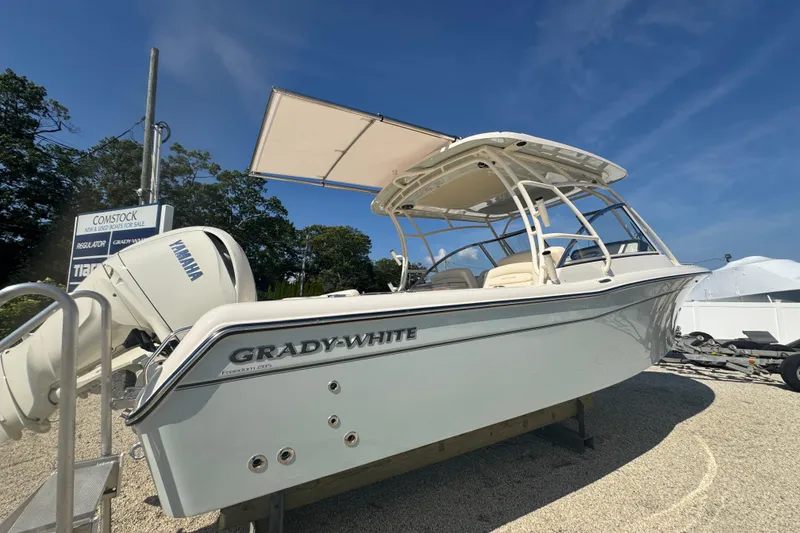 Slide: The Image of Grady-White Freedom 285 2026 - 32