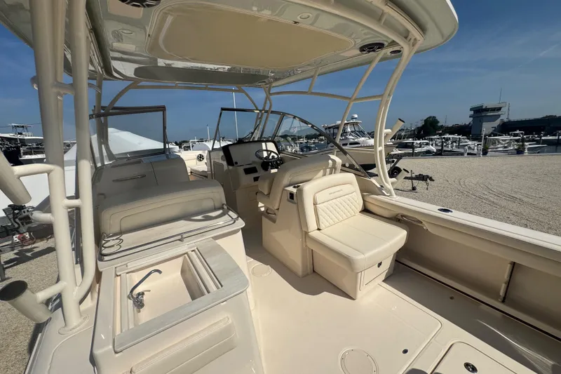 Slide: The Image of Grady-White Freedom 285 2026 - 40