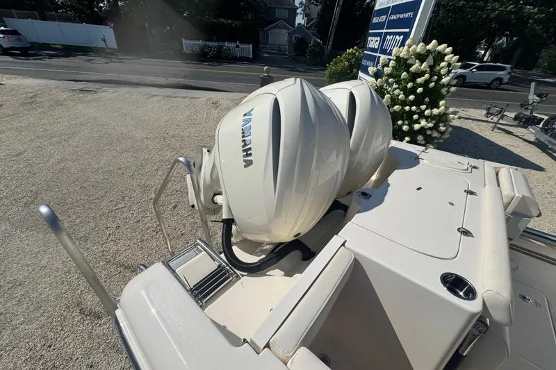 Slide: The Image of Grady-White Freedom 285 2026 - 42