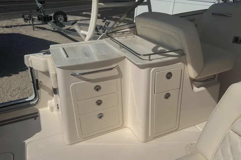 Slide: The Image of Grady-White Freedom 285 2026 - 45