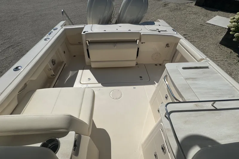 Slide: The Image of Grady-White Freedom 285 2026 - 48