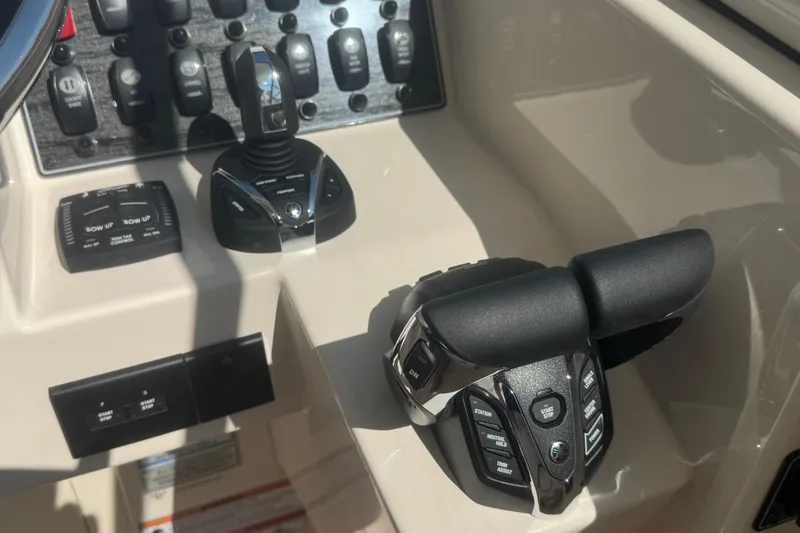 Slide: The Image of Grady-White Freedom 285 2026 - 54