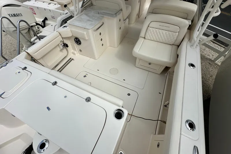 Slide: The Image of Grady-White Freedom 285 2026 - 7