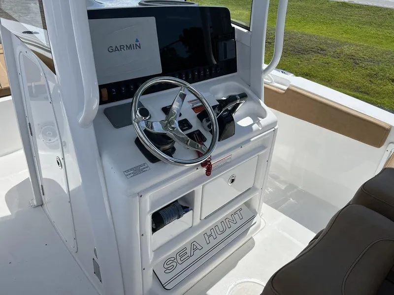 Slide: The Image of 2020 Sea Hunt Ultra 275 SE boat console with Garmin navigation system. - 20