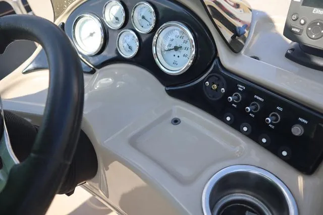 Slide: The Image of Lowe SS 210 RFL 2016 - 12