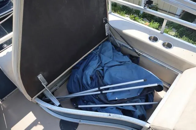 Slide: The Image of Lowe SS 210 RFL 2016 - 13