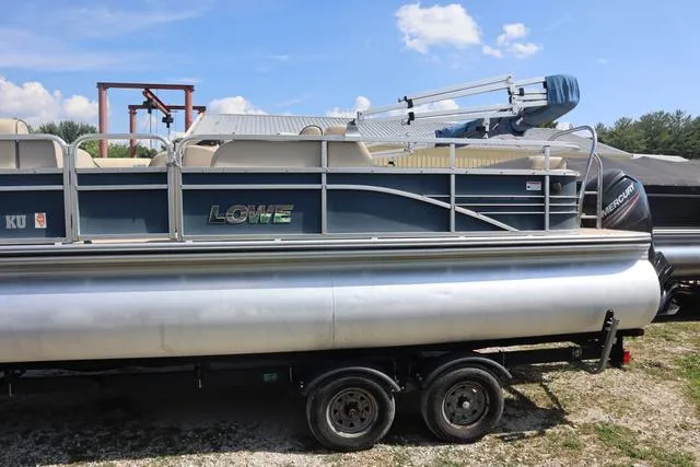 Slide: The Image of Lowe SS 210 RFL 2016 - 2