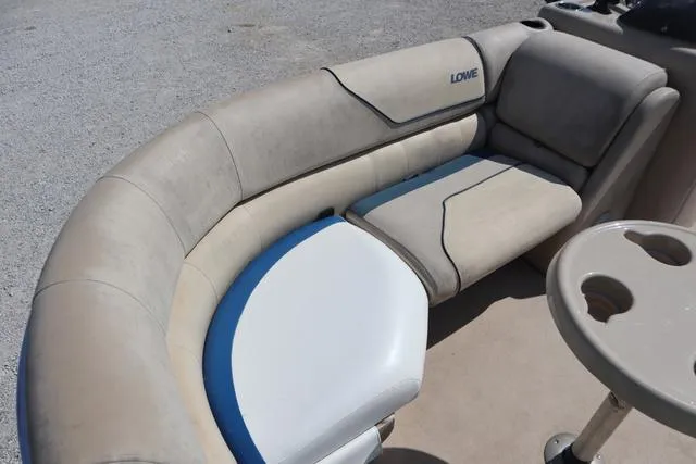 Slide: The Image of Lowe SS 210 RFL 2016 - 6