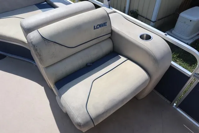 Slide: The Image of Lowe SS 210 RFL 2016 - 7