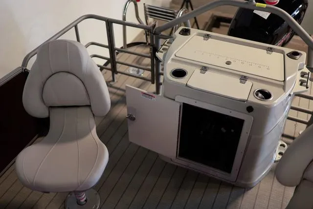 Slide: The Image of Starcraft CX Fish 21 FD 2025 - 30