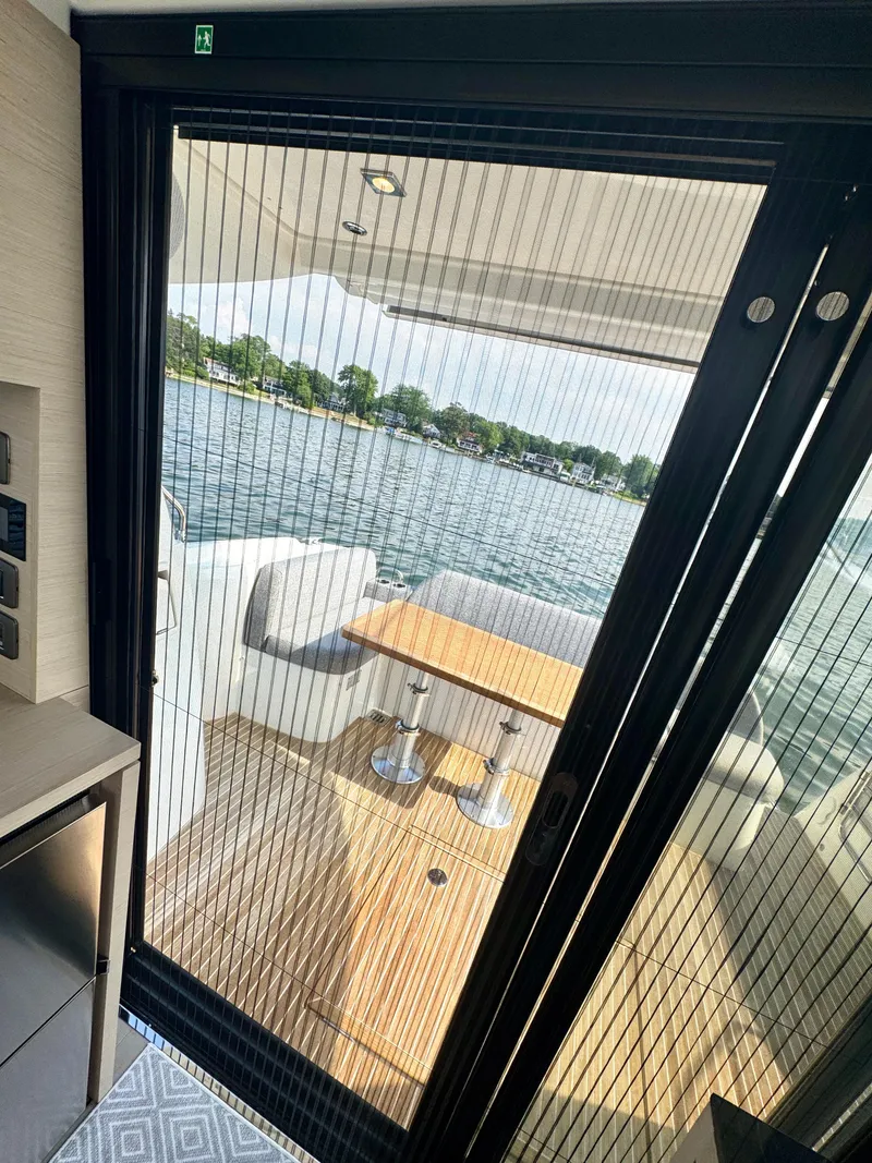 Slide: The Image of Glassware - Upper Cabinets - Strb. Side - 37