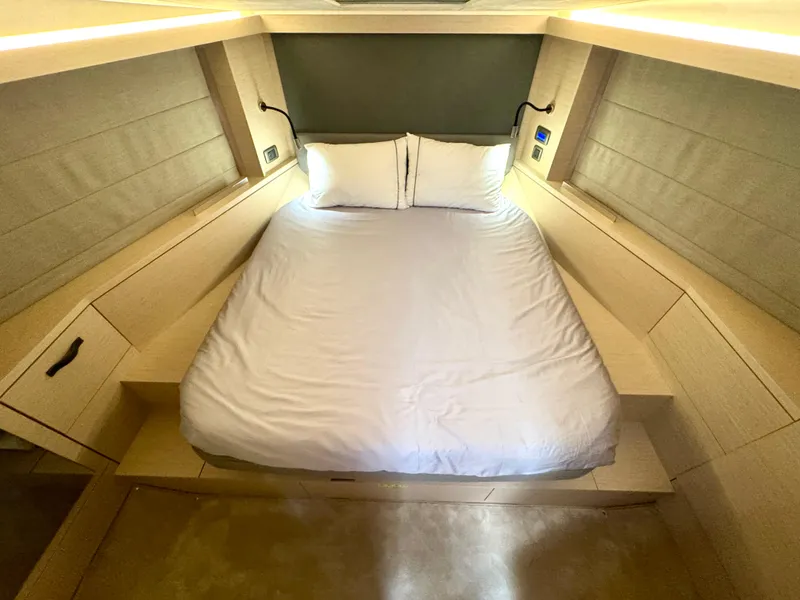 Slide: The Image of VIP StateRoom - Forward - Blinds Closed - 4