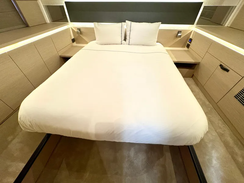 Slide: The Image of Galley w/ Blinds Closed - 40