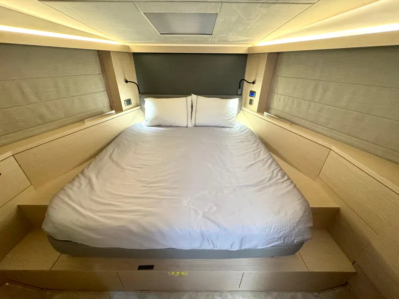 Slide: The Image of Master StateRoom - Full Beam - 54