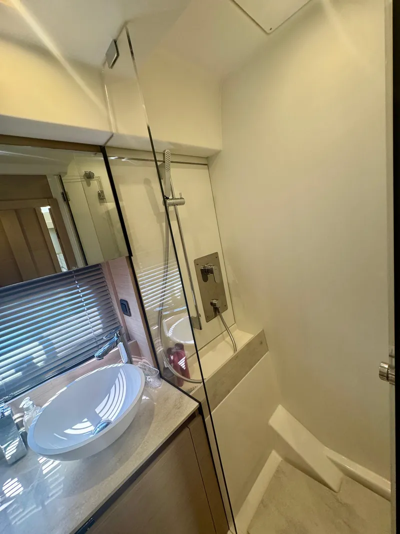 Slide: The Image of VIP Head / Shower - 65