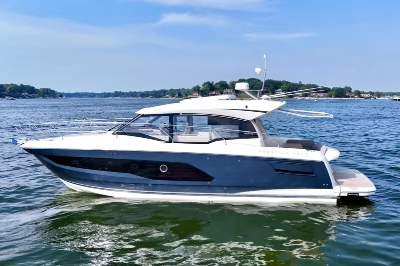 Slide: The Image of Electric Aft Sun Shade - Extended - 73