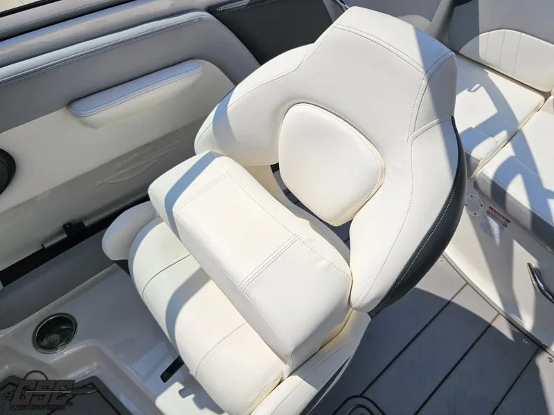 Slide: The Image of Chaparral 21 SSi 2022 - 104