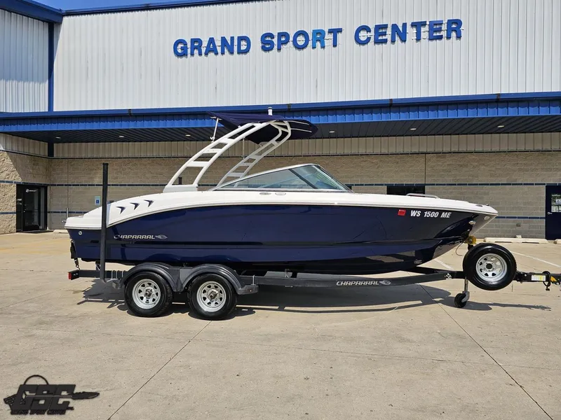 Slide: The Image of 2022 Chaparral 21 SSi boat on trailer at Grand Sport Center. - 11