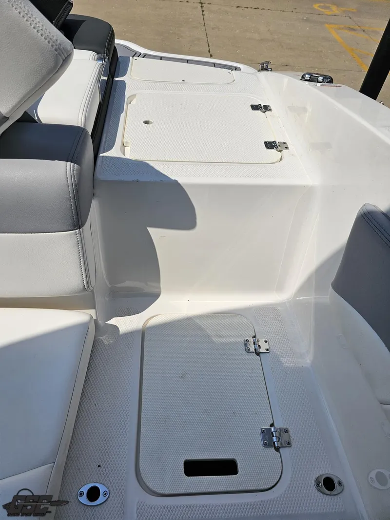 Slide: The Image of Chaparral 21 SSi 2022 - 115