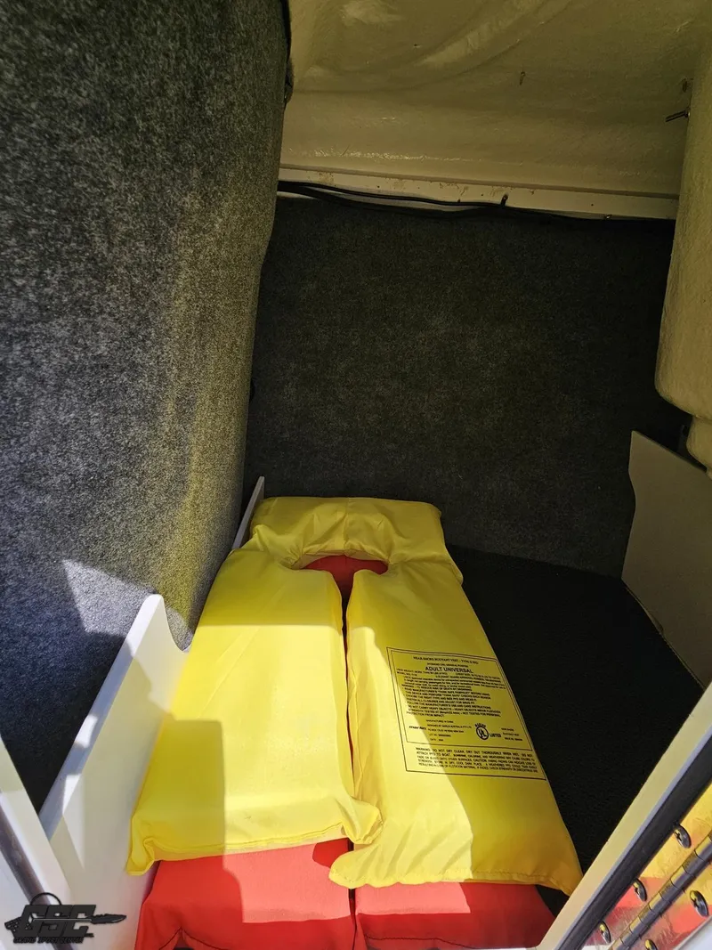 Slide: The Image of Chaparral 21 SSi 2022 - 82