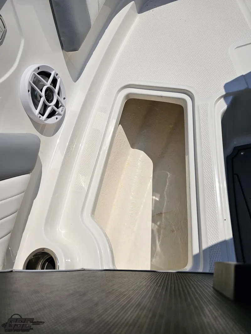 Slide: The Image of Chaparral 21 SSi 2022 - 95