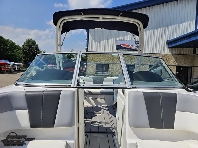 Slide: The Image of Chaparral 21 SSi 2022 - 96