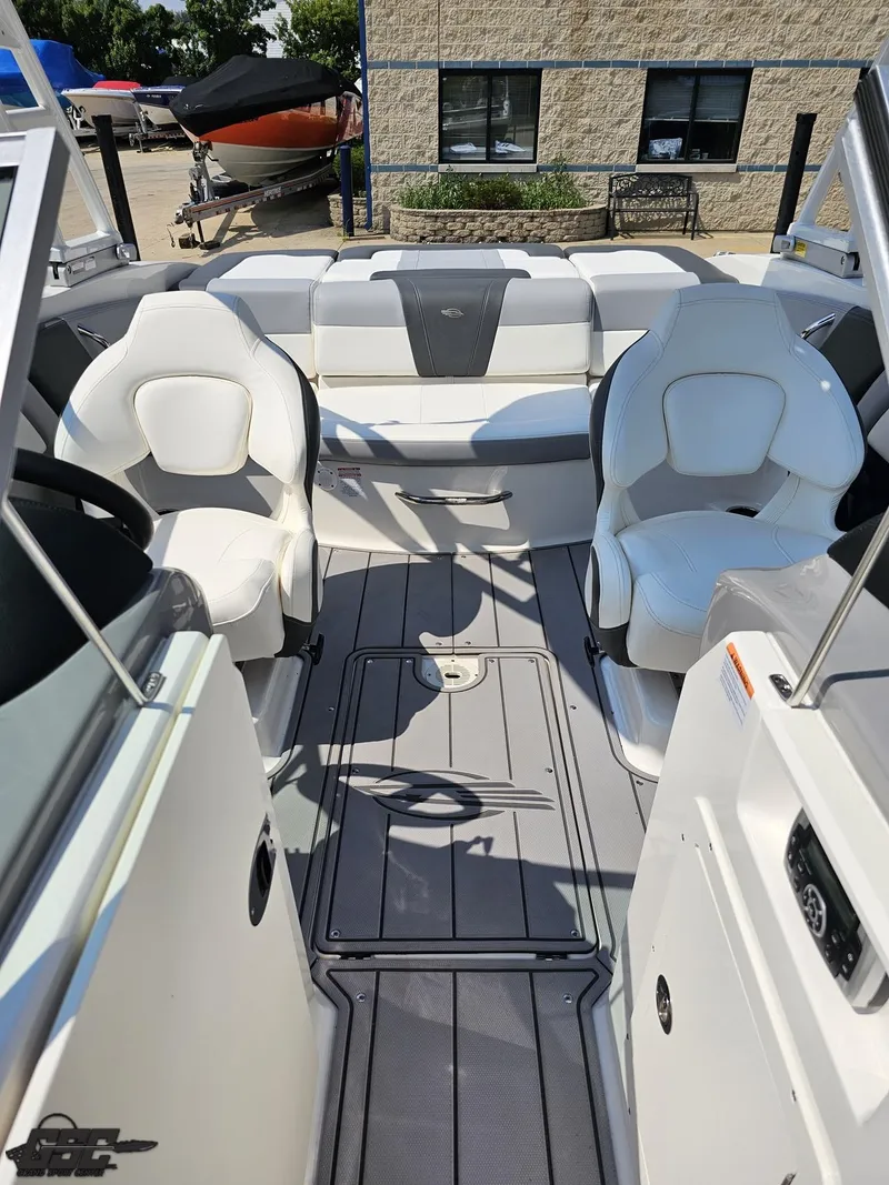 Slide: The Image of Chaparral 21 SSi 2022 - 99