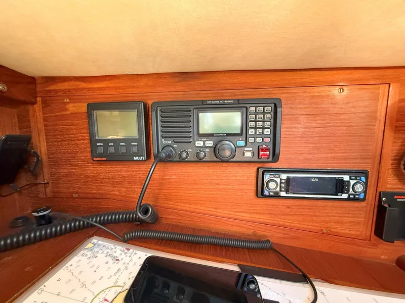 Slide: The Image of Pacific Seacraft Crealock 34 1993 - 51