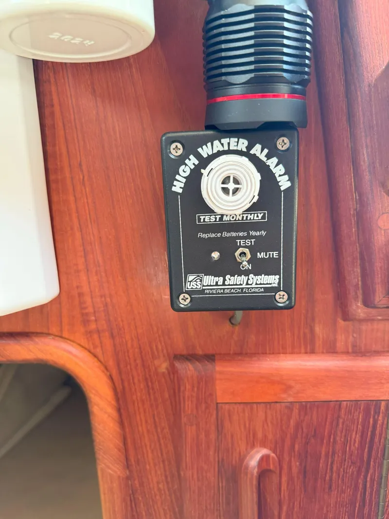 Slide: The Image of Pacific Seacraft Crealock 34 1993 - 54