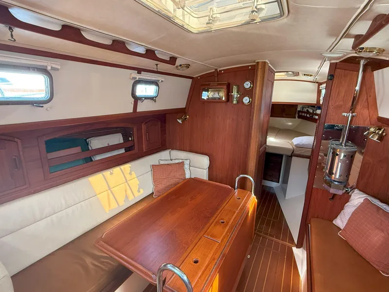 Slide: The Image of Pacific Seacraft Crealock 34 1993 - 59