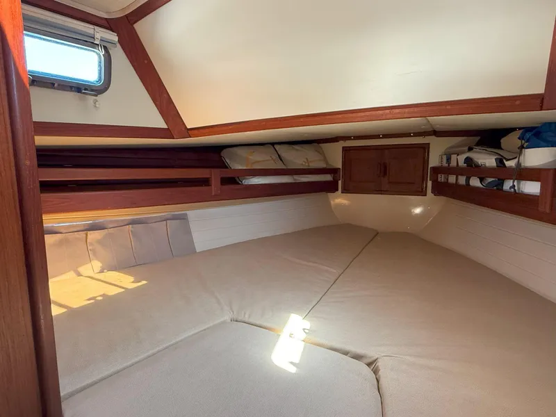 Slide: The Image of Pacific Seacraft Crealock 34 1993 - 73