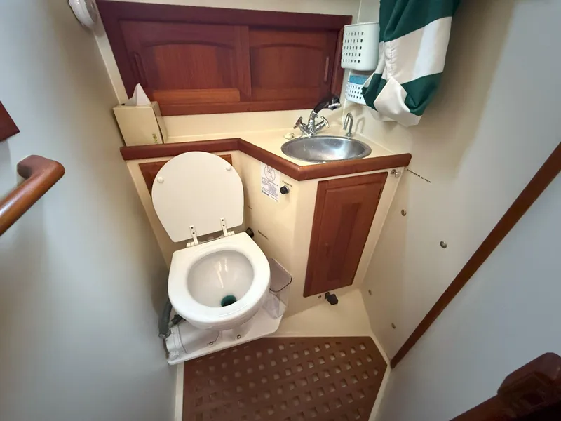 Slide: The Image of Pacific Seacraft Crealock 34 1993 - 78