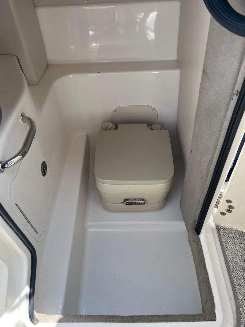 Slide: The Image of Sea Ray 270 SLX 2005 - 14