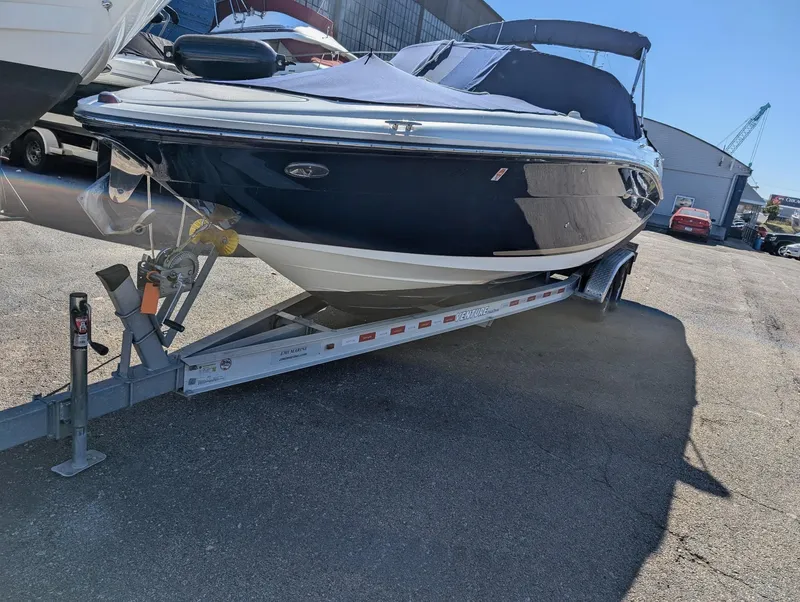 Slide: The Image of Sea Ray 270 SLX 2005 - 18