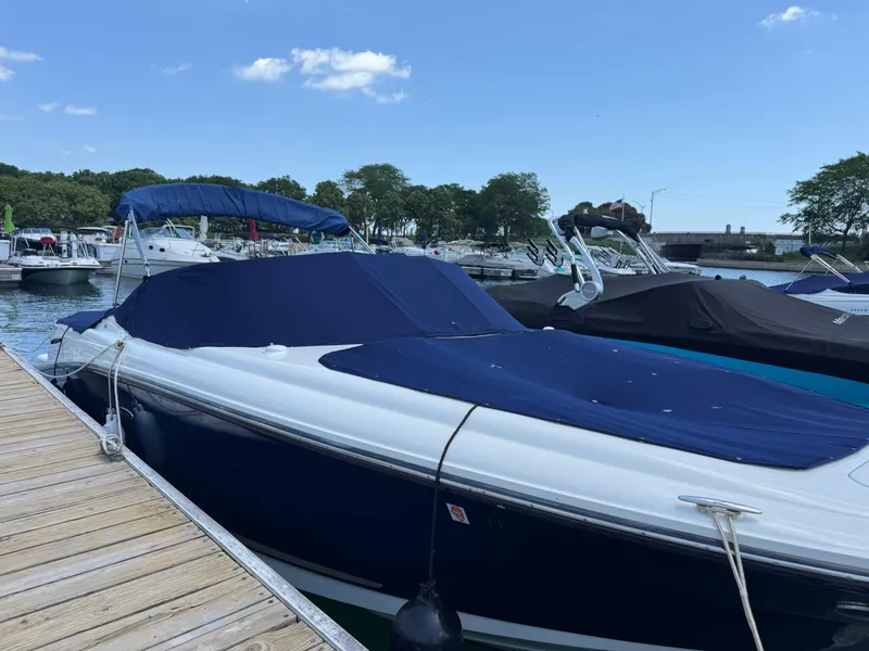 Slide: The Image of Sea Ray 270 SLX 2005 - 21