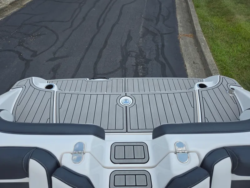 Slide: The Image of 2021 Yamaha Boats SX195 swim platform with sleek design and modern features. - 25