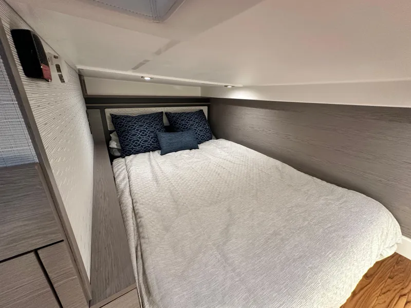 Slide: The Image of Tiara 43 LE 2023 - 51